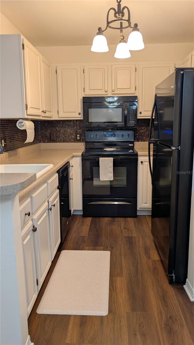 Image 5 of 36 For 1920 Summer Club Drive 110