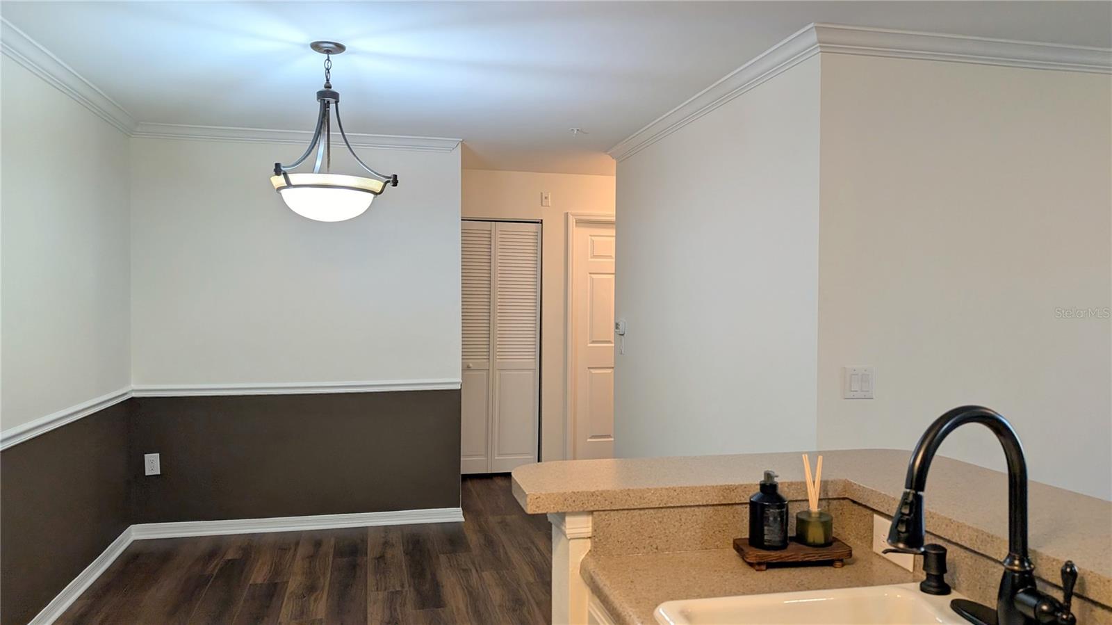 Image 6 of 36 For 1920 Summer Club Drive 110