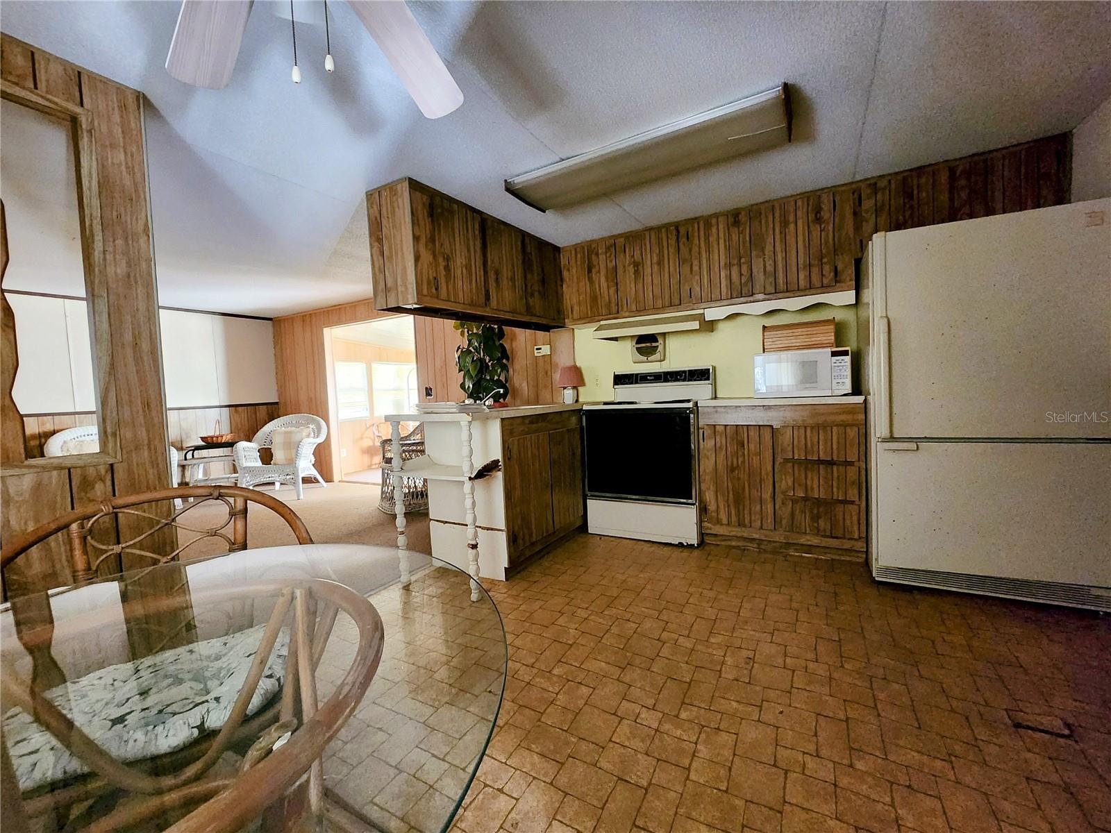 Image 18 of 80 For 13022 Shawnee Trail