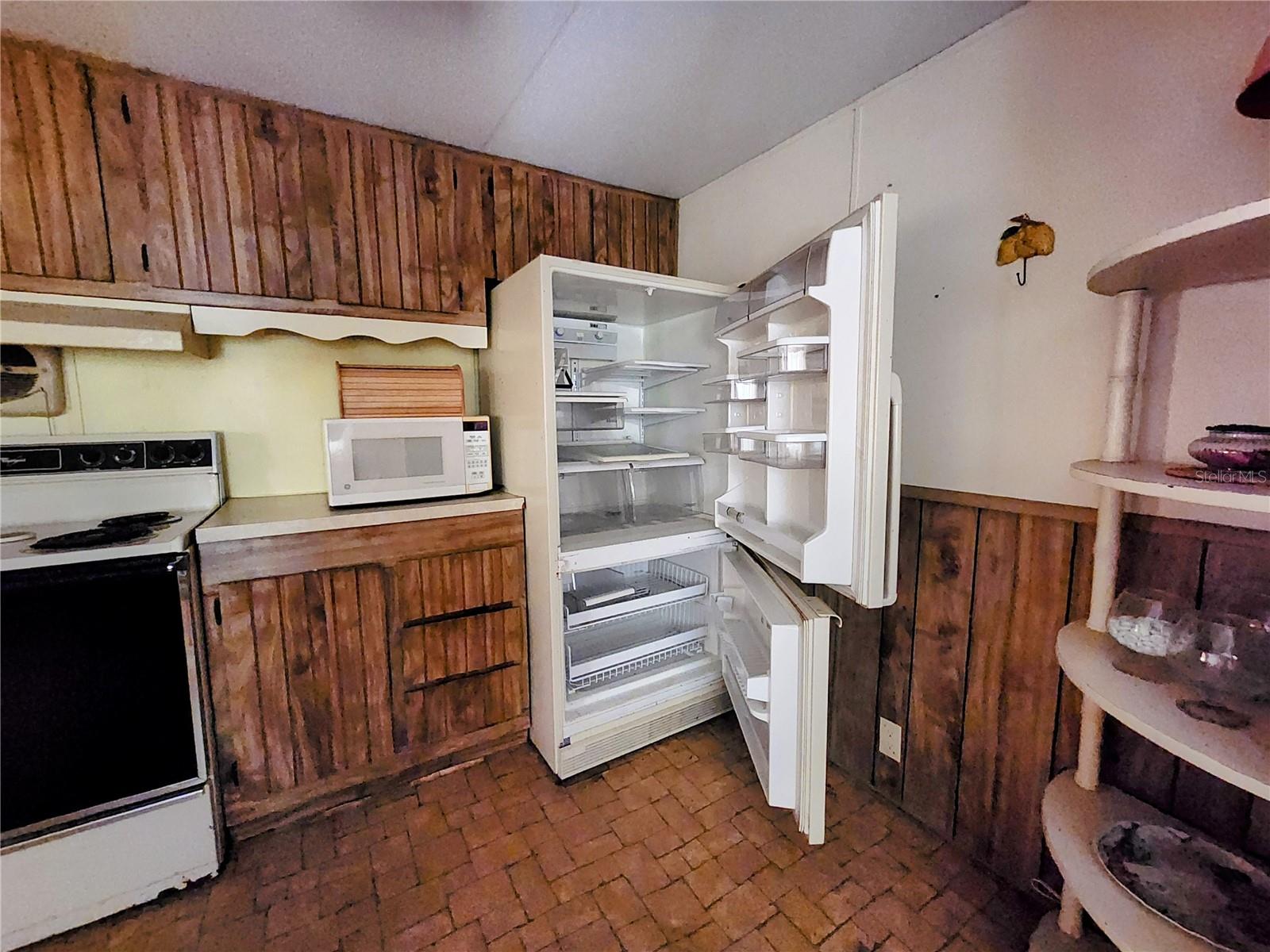 Image 19 of 80 For 13022 Shawnee Trail