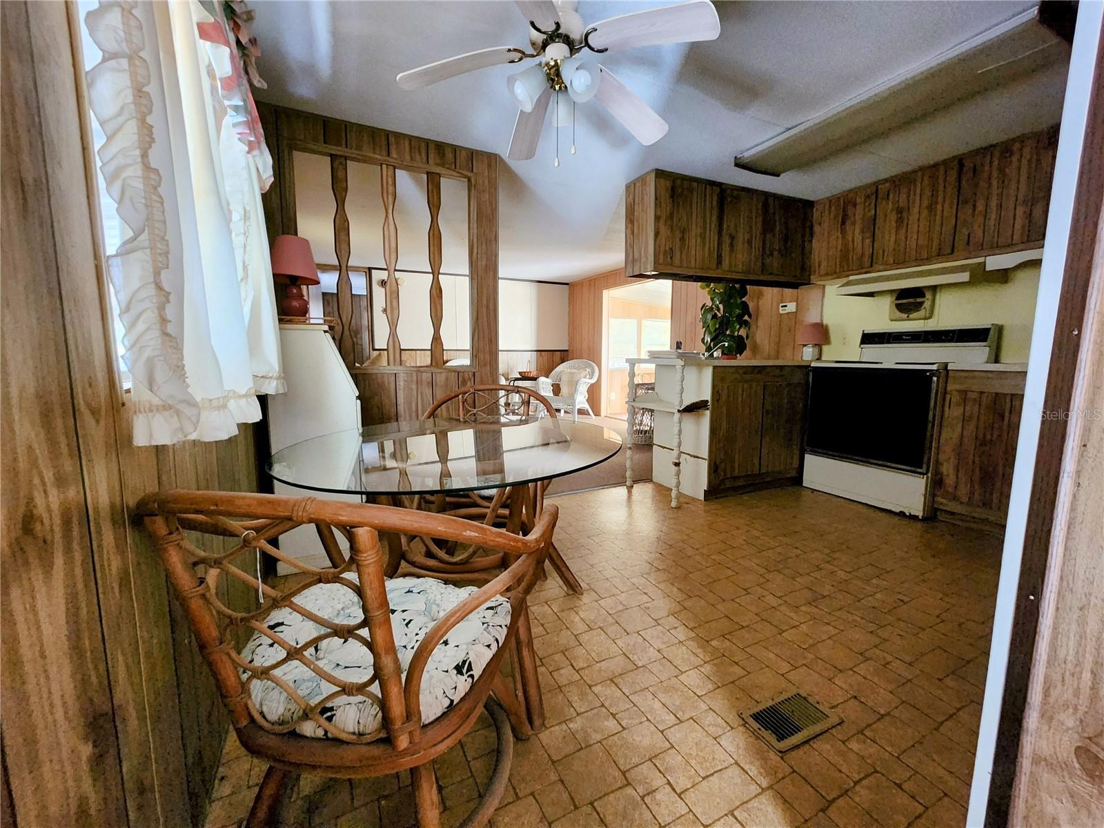 Image 20 of 80 For 13022 Shawnee Trail