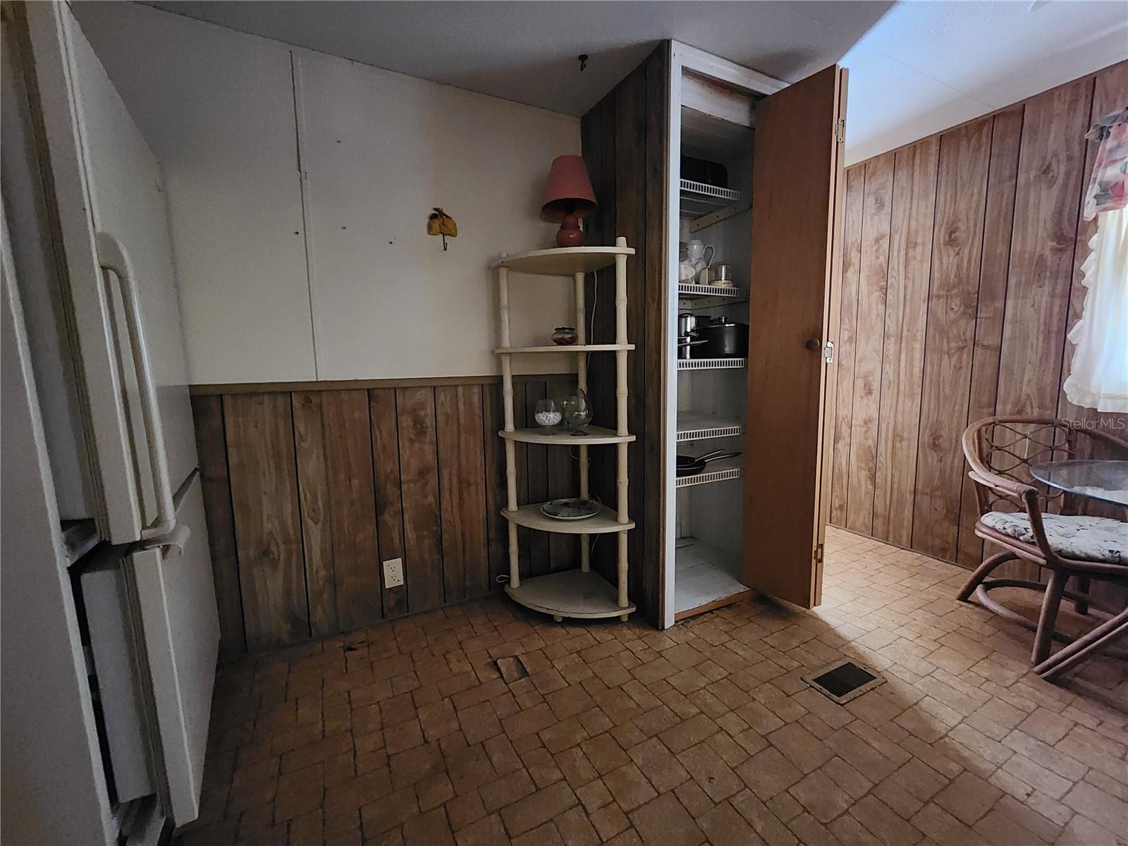 Image 21 of 80 For 13022 Shawnee Trail