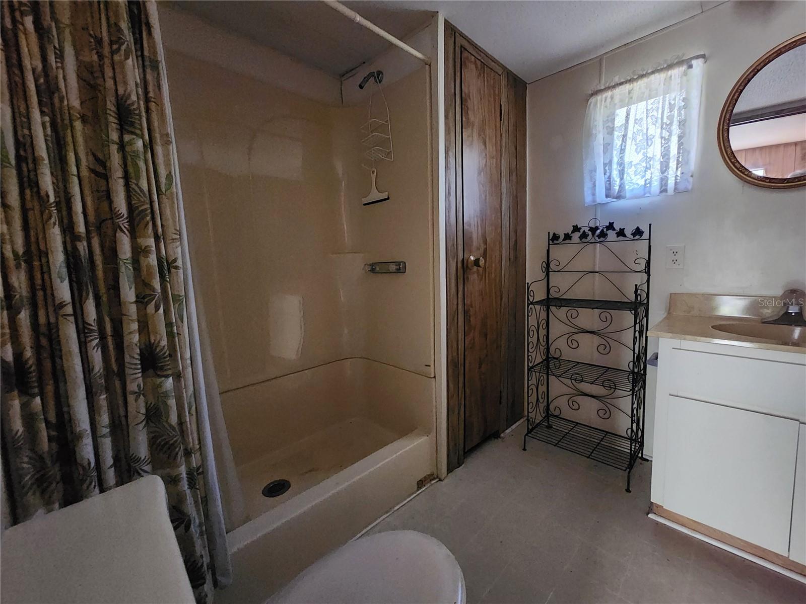 Image 25 of 80 For 13022 Shawnee Trail