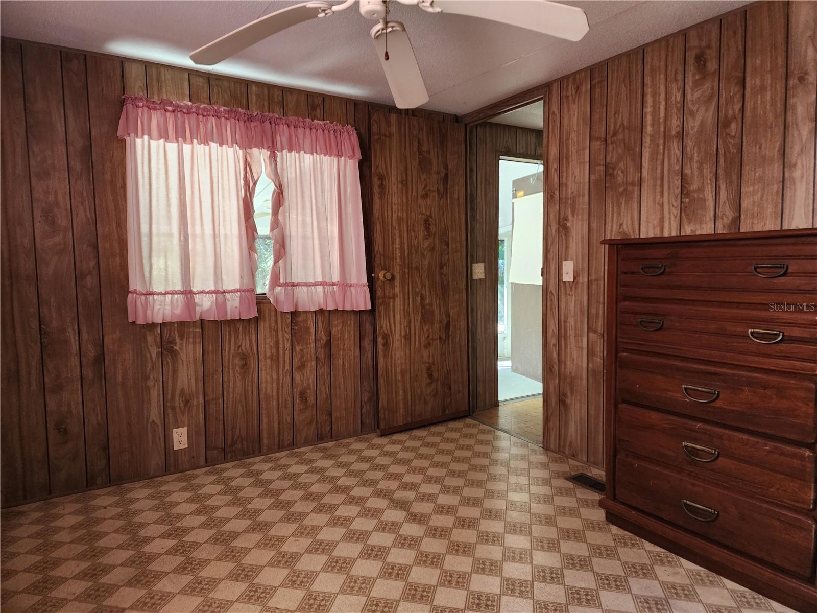 Image 29 of 80 For 13022 Shawnee Trail