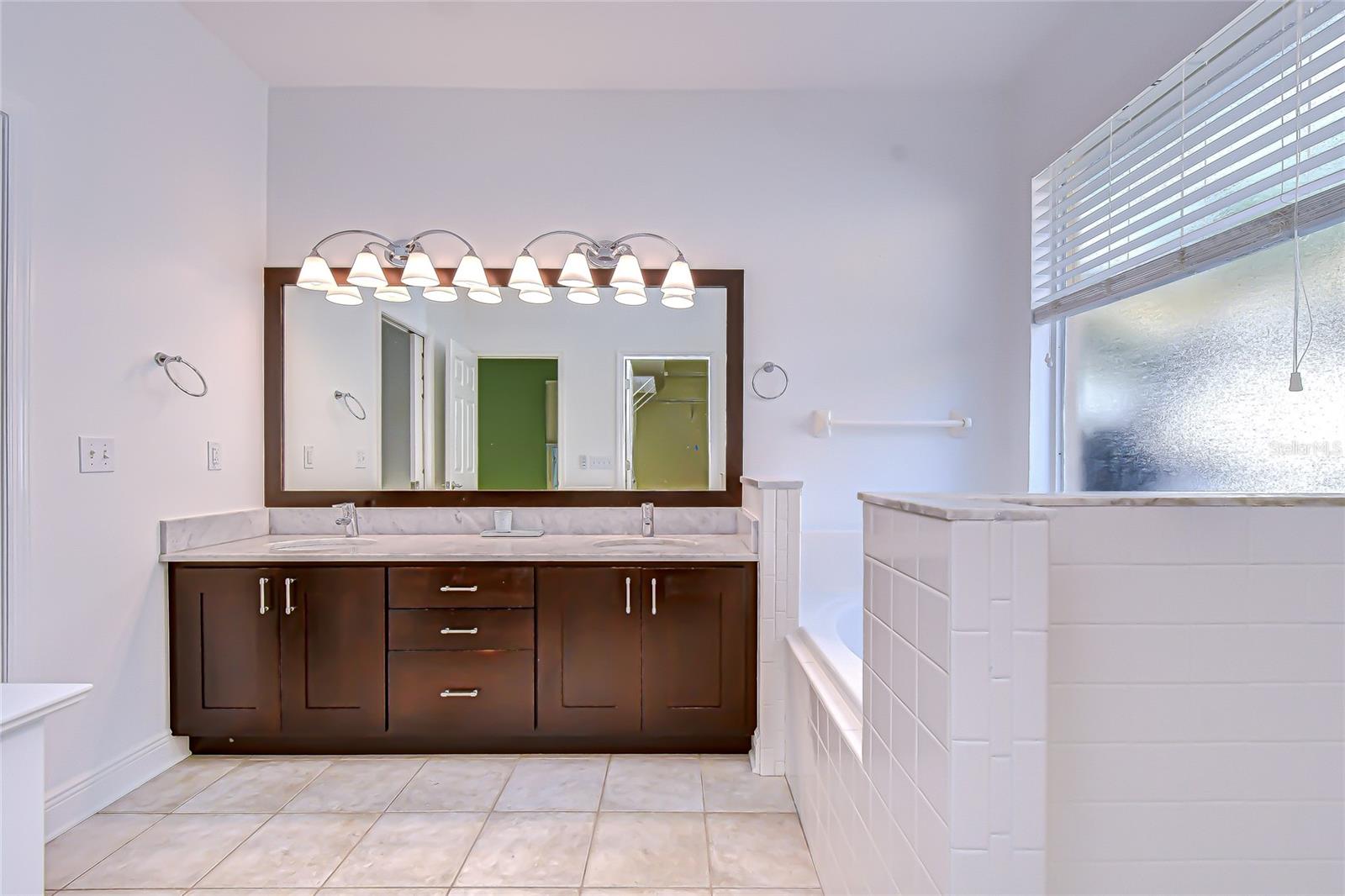 Image 17 of 40 For 3408 Fox Squirrel Lane