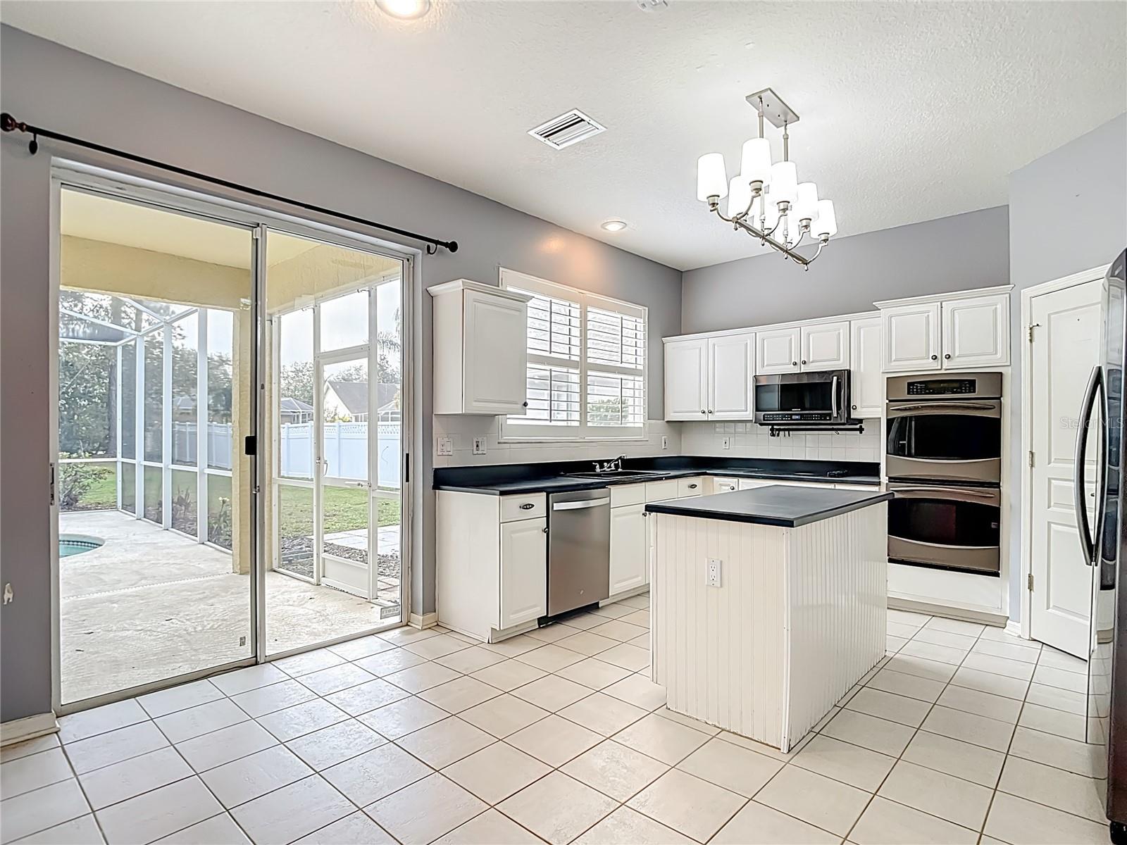 Image 18 of 98 For 8708 Bay Laurel Court