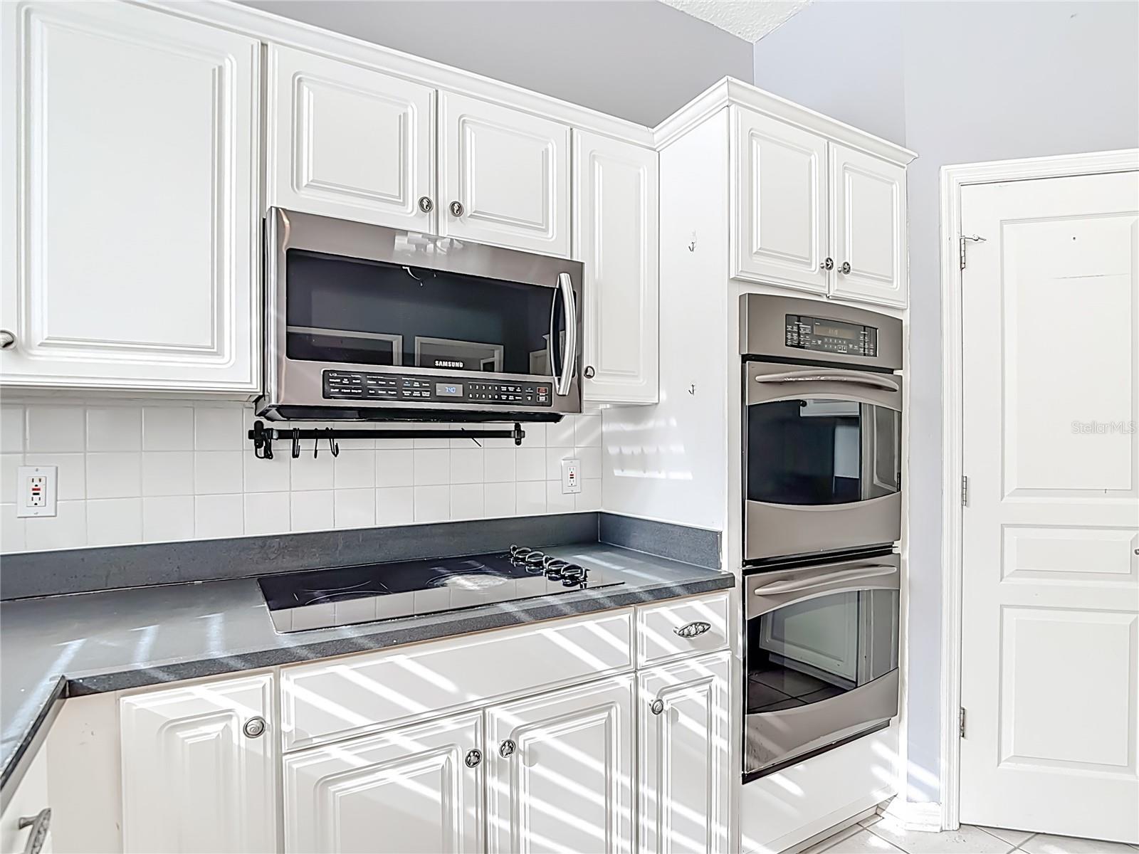 Image 25 of 98 For 8708 Bay Laurel Court