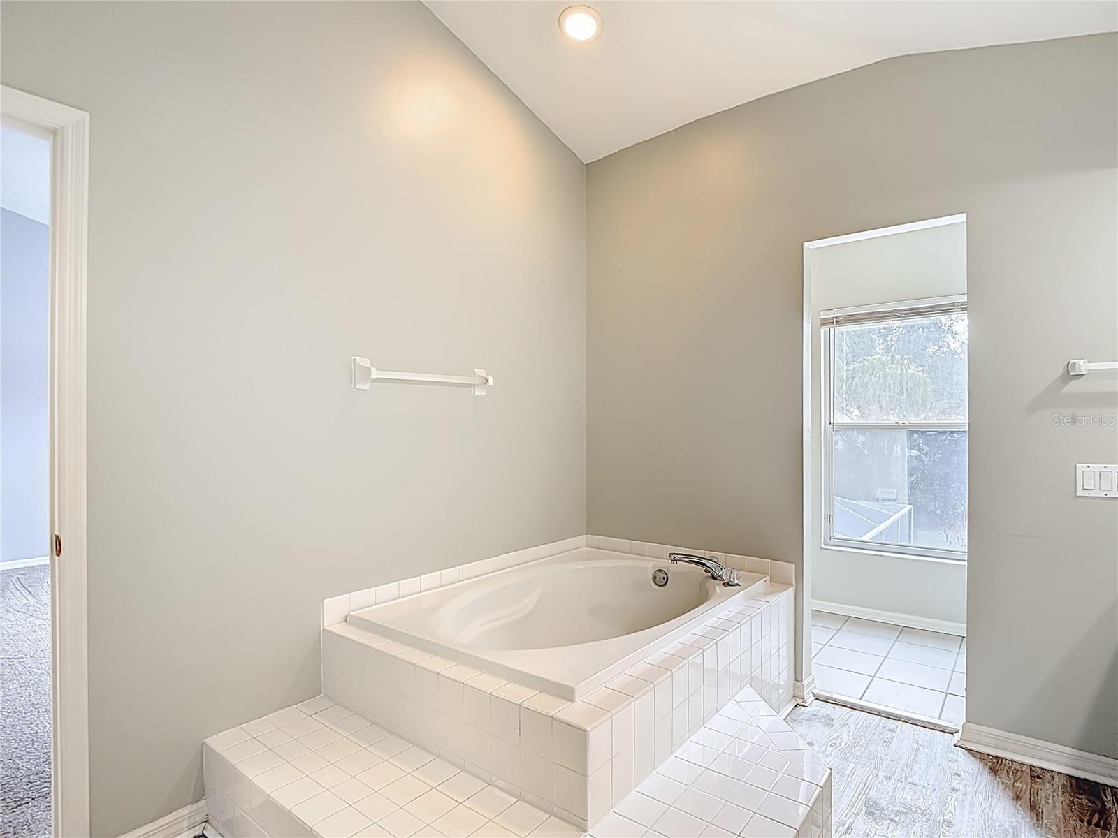 Image 72 of 98 For 8708 Bay Laurel Court