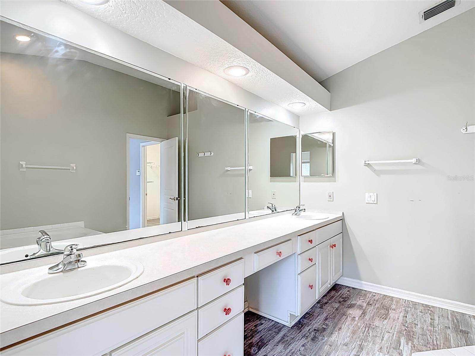 Image 73 of 98 For 8708 Bay Laurel Court