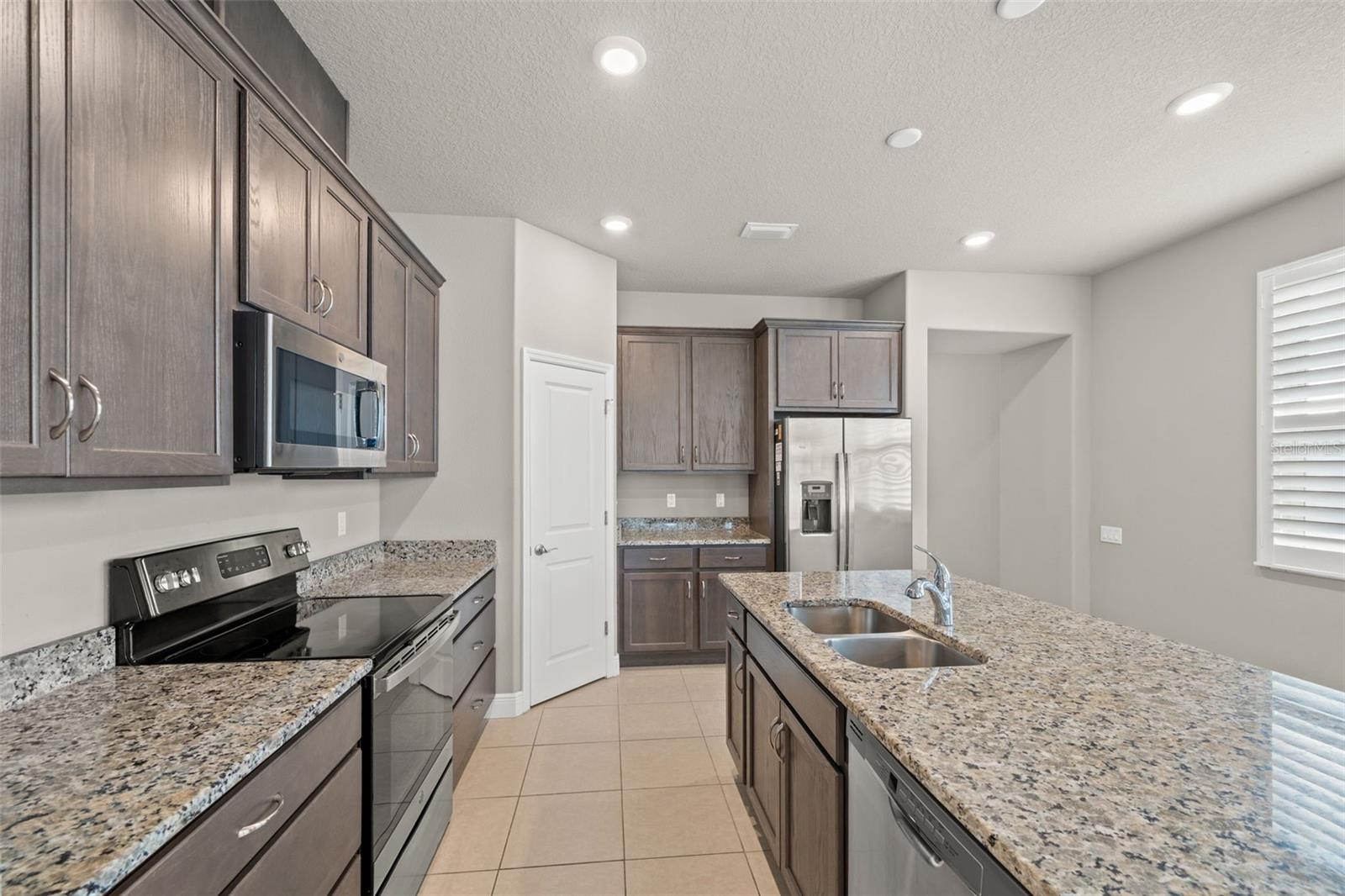 Image 17 of 47 For 14543 Strathglass Drive