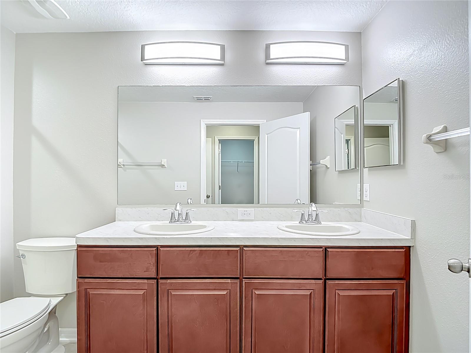 Image 34 of 57 For 20451 Berrywood Lane