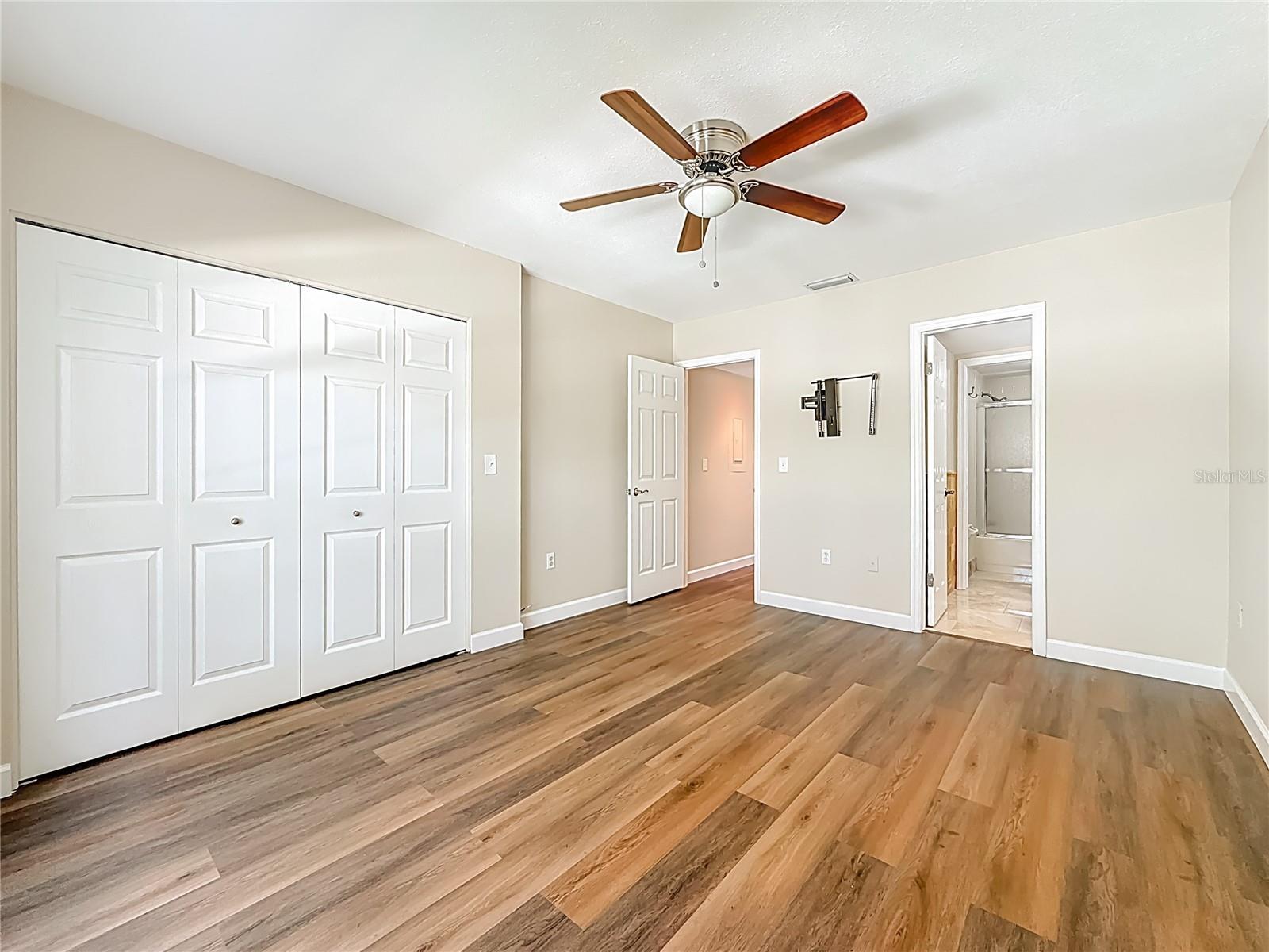 Image 40 of 82 For 2497 Heron Terrace 203c