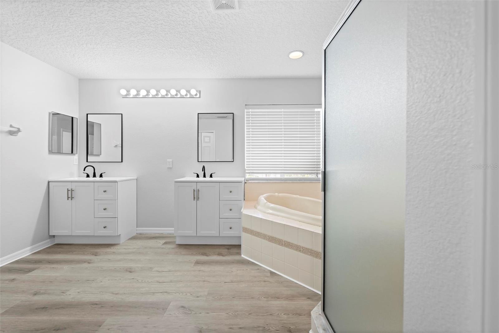 Image 29 of 45 For 25131 Geddy Drive