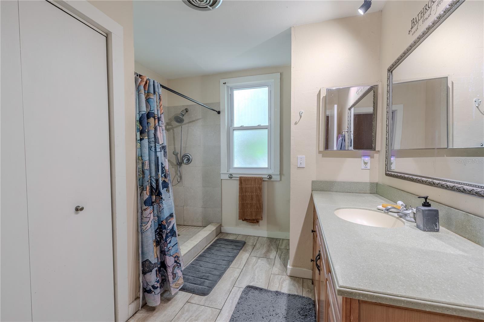 Image 34 of 45 For 1765 Kings Highway