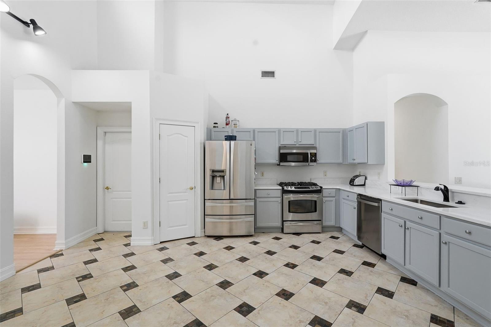 Image 13 of 48 For 2807 Manning Drive