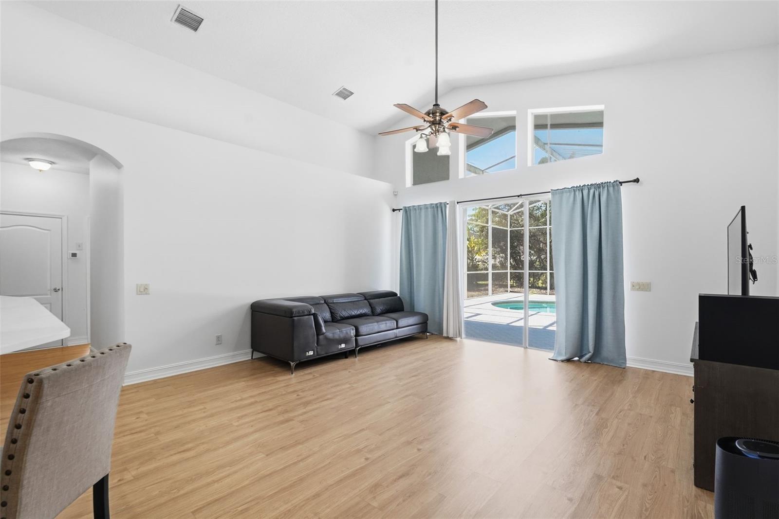 Image 23 of 48 For 2807 Manning Drive