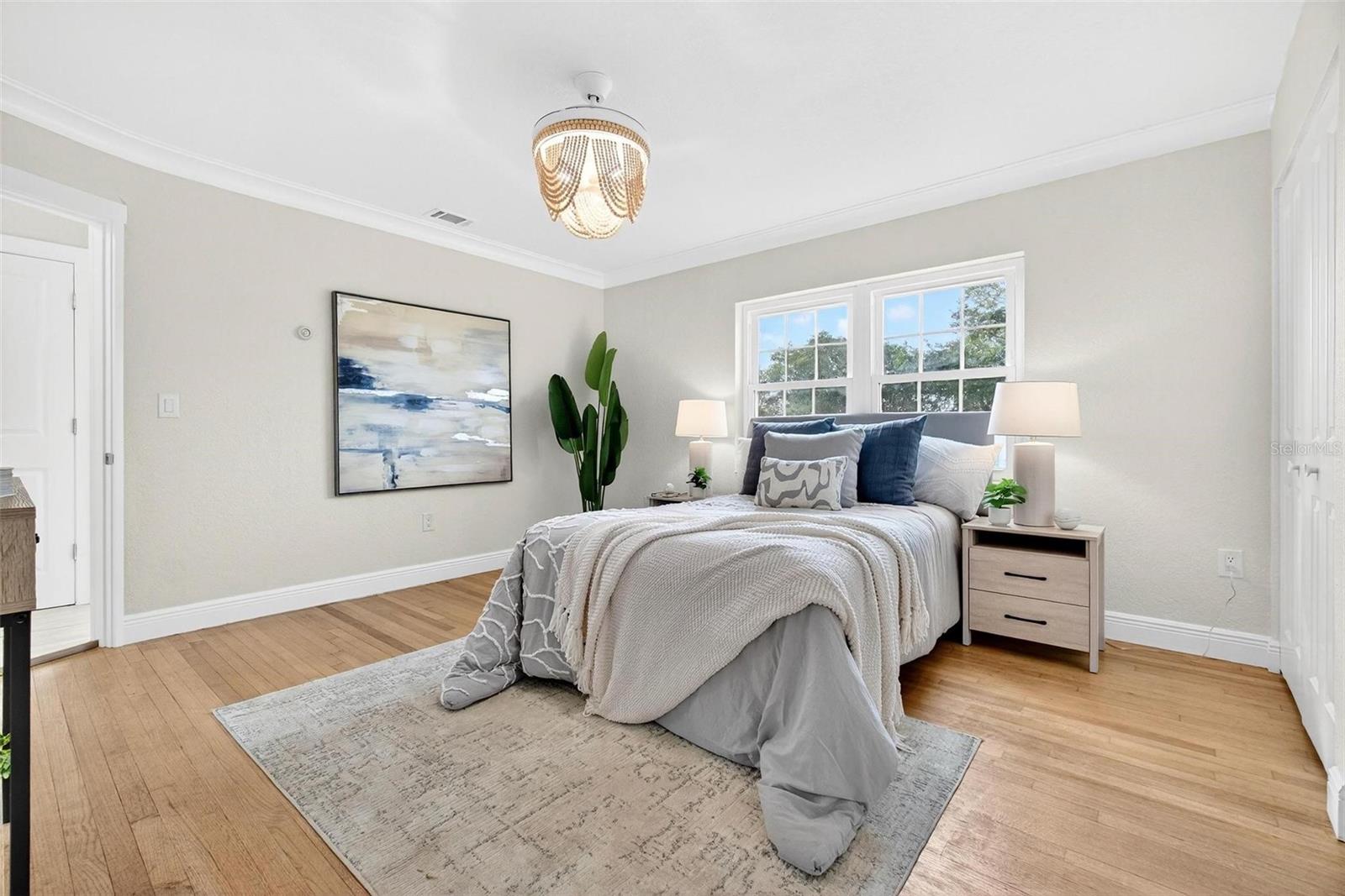 Image 13 of 37 For 4709 Mineola Street