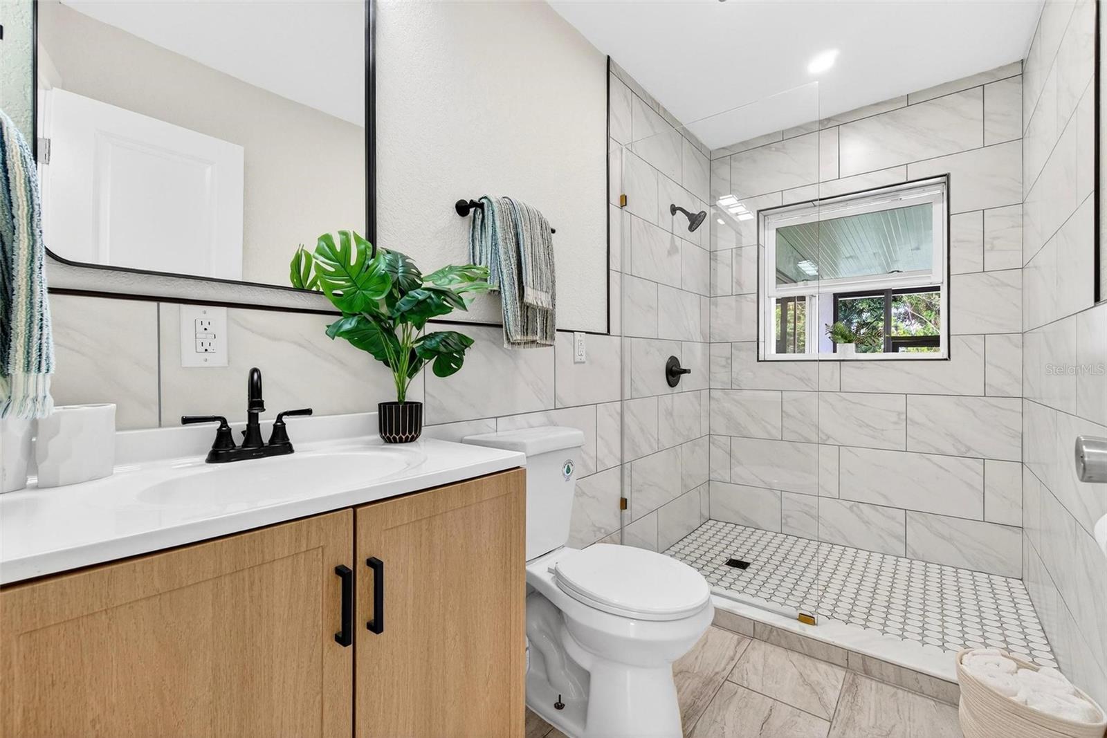 Image 16 of 37 For 4709 Mineola Street