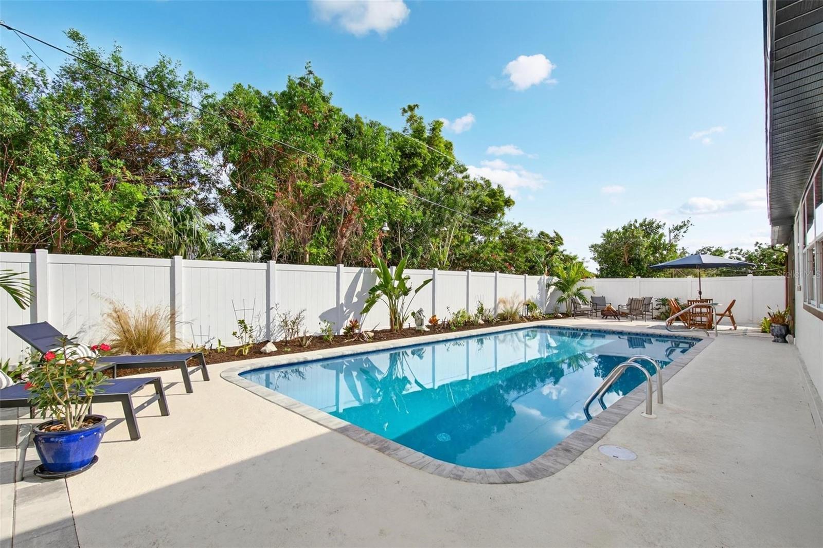 Image 2 of 37 For 4709 Mineola Street