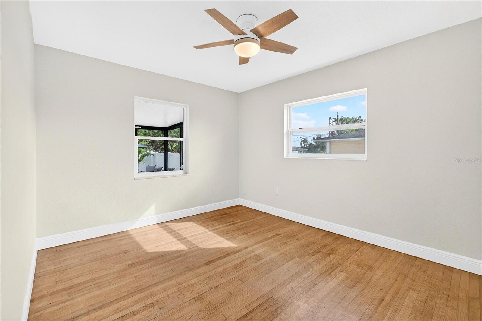 Image 20 of 37 For 4709 Mineola Street