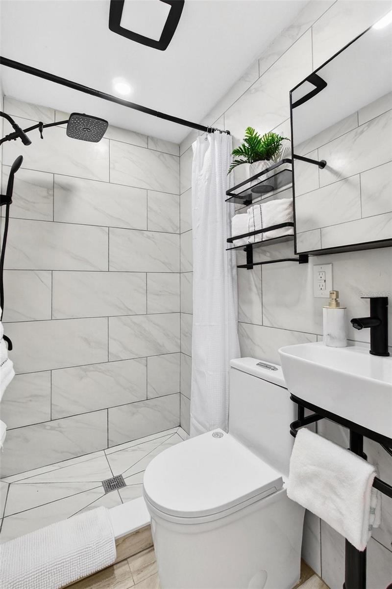 Image 21 of 37 For 4709 Mineola Street