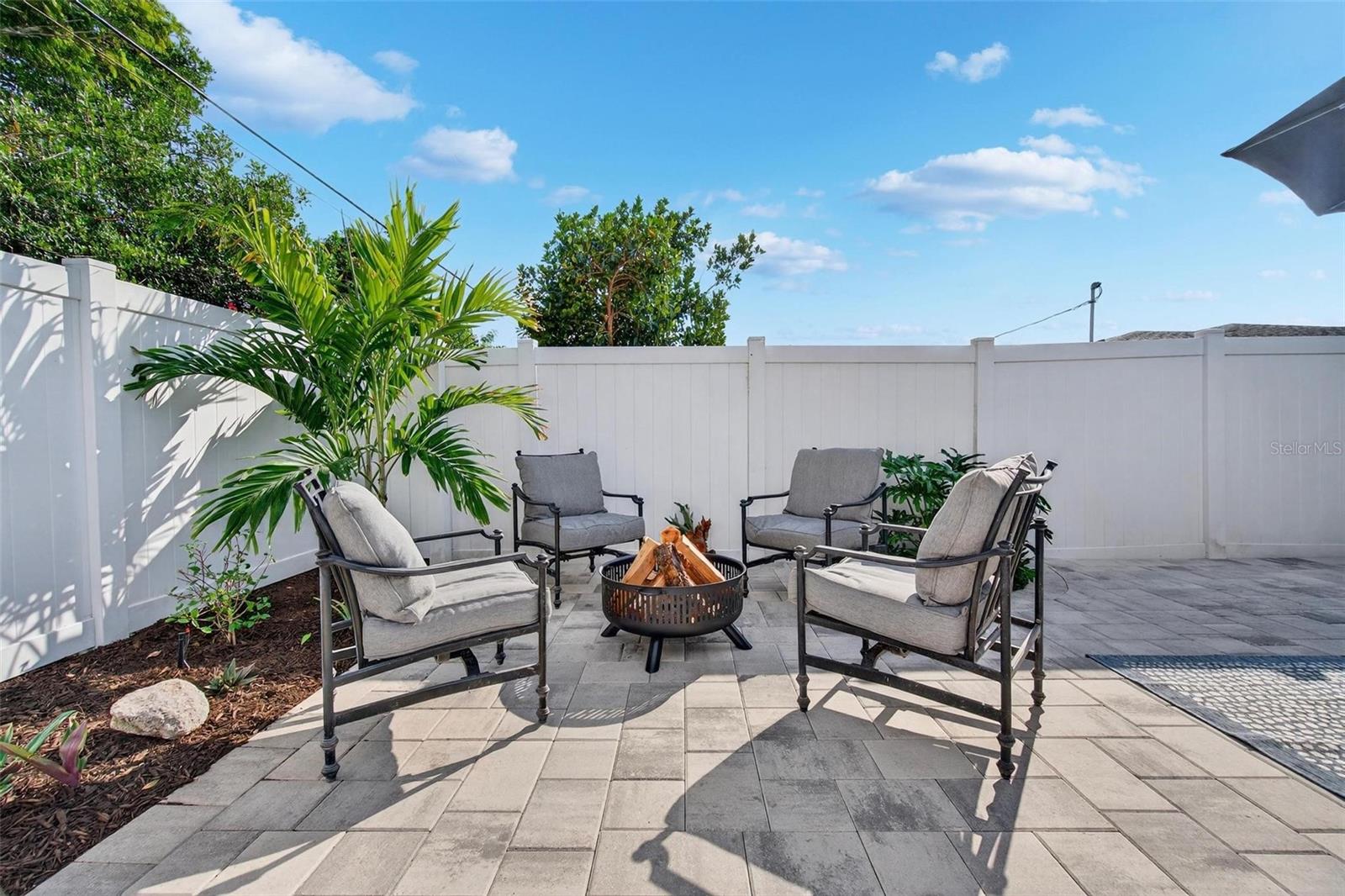 Image 23 of 37 For 4709 Mineola Street