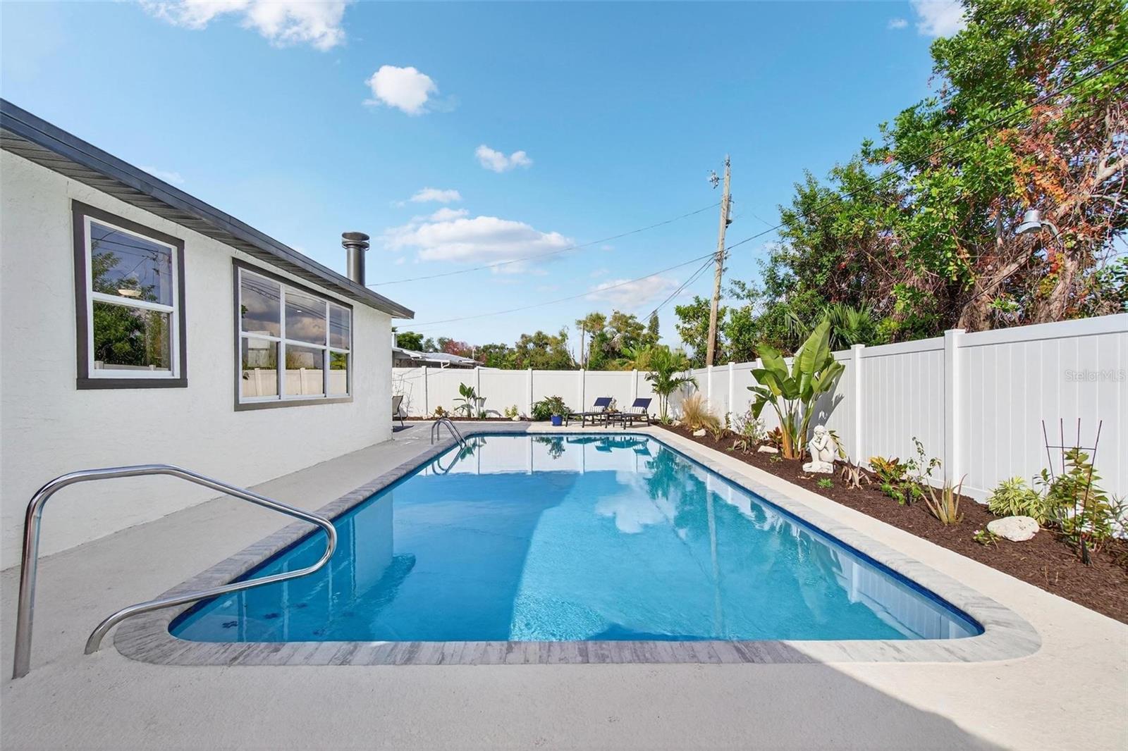 Image 24 of 37 For 4709 Mineola Street