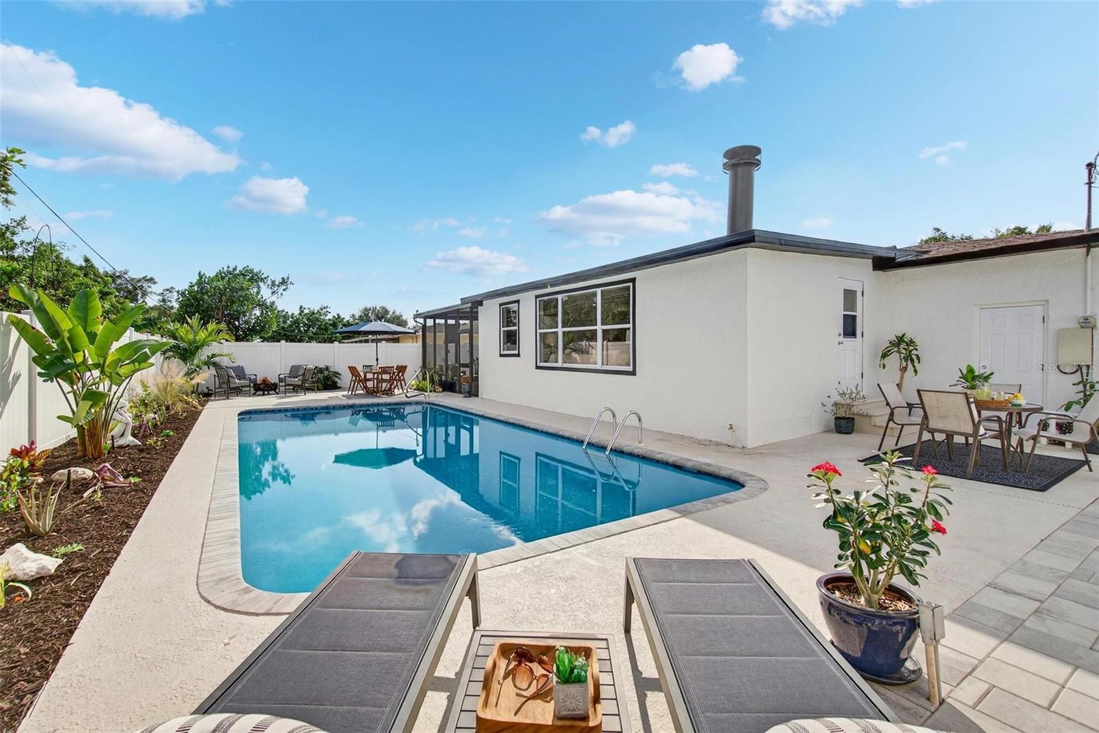 Image 3 of 37 For 4709 Mineola Street