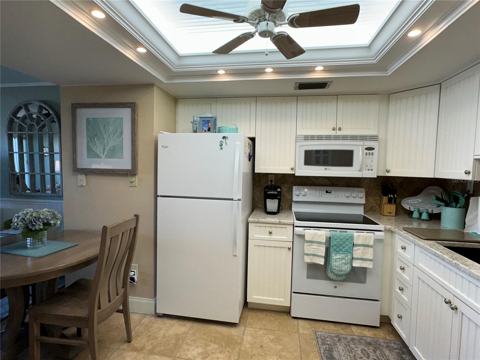 Image 19 of 37 For 4799 Atlantic Avenue 1030