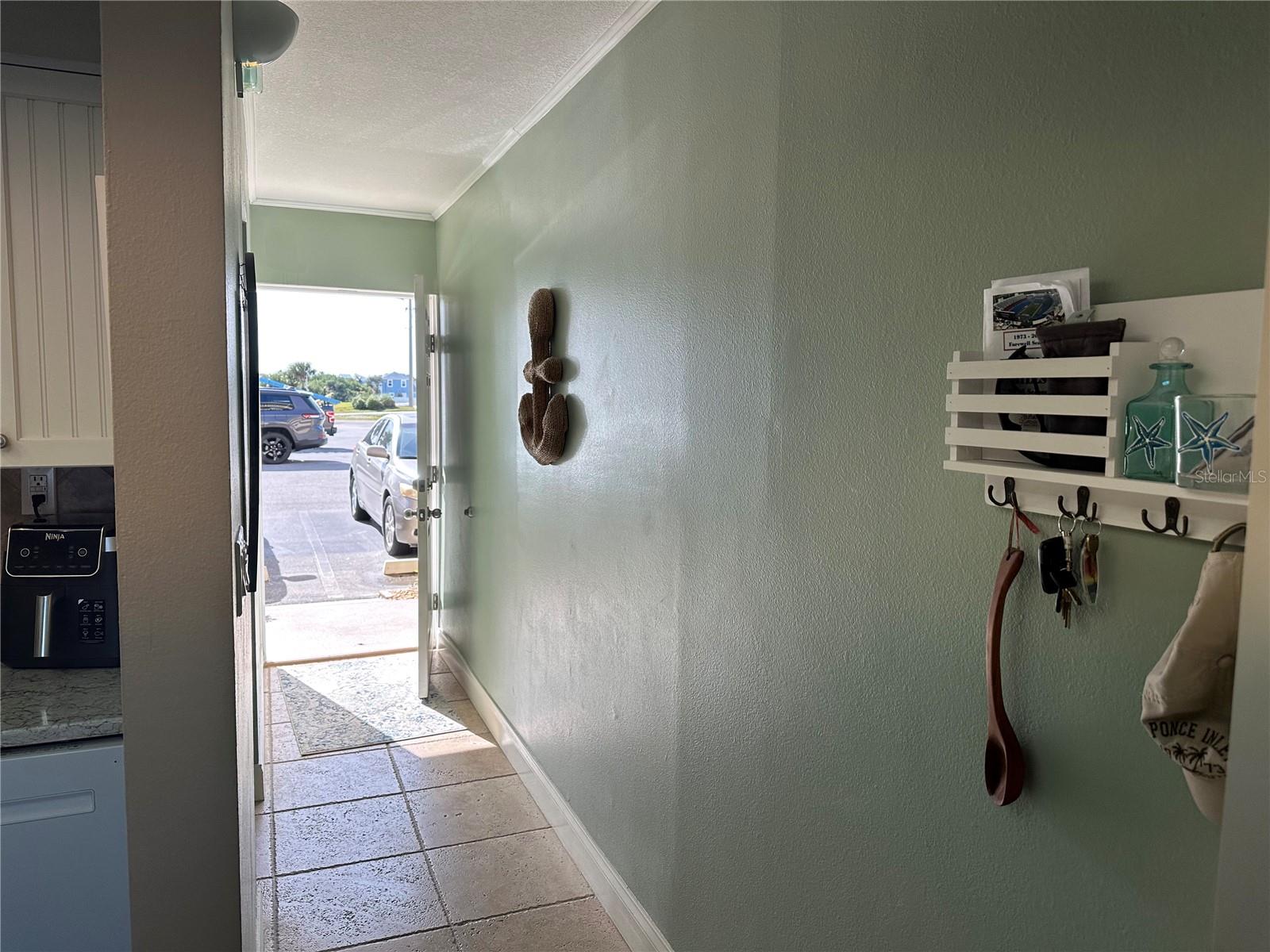 Image 21 of 37 For 4799 Atlantic Avenue 1030