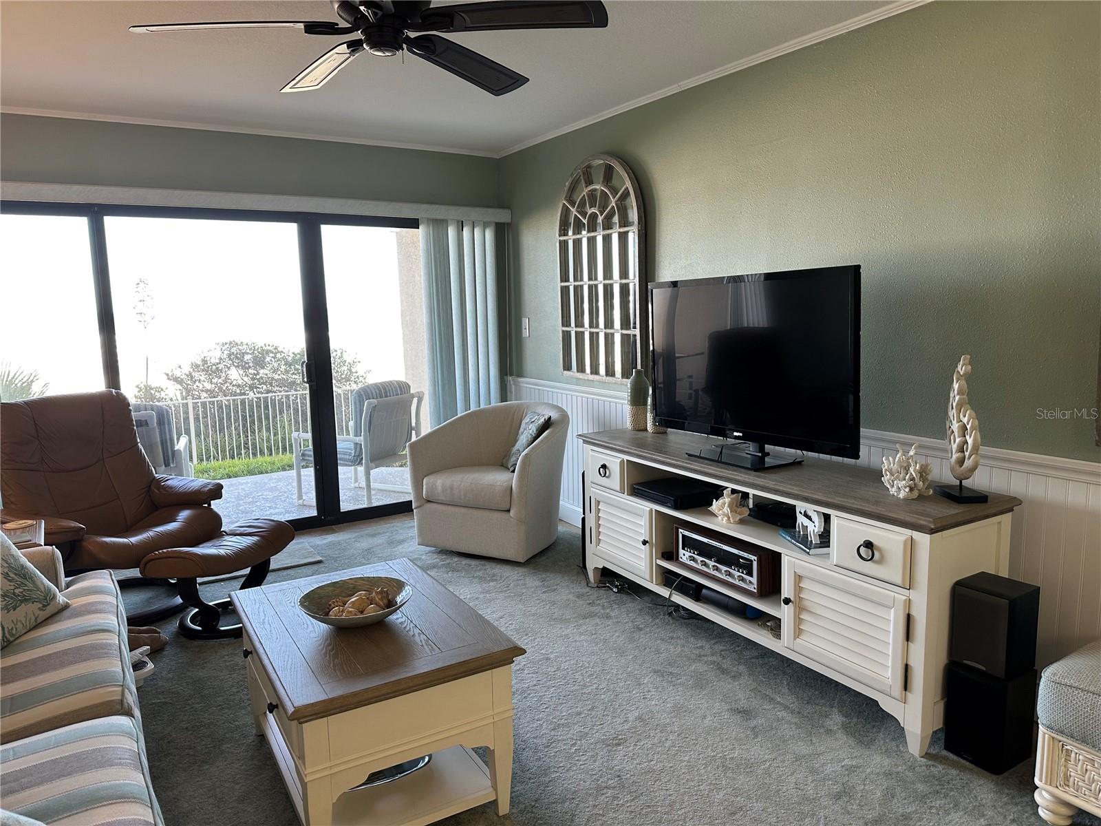 Image 6 of 37 For 4799 Atlantic Avenue 1030