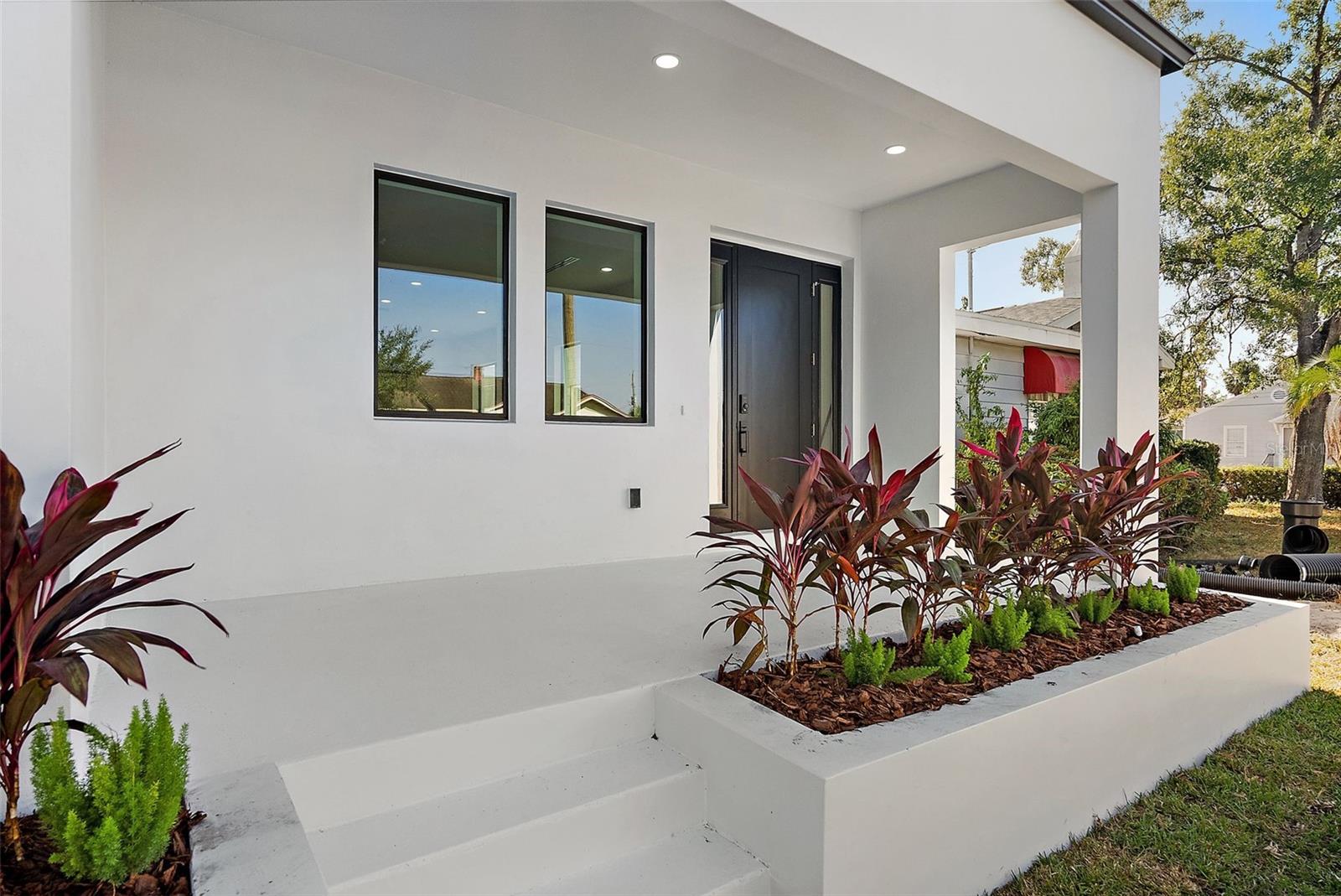 Image 2 of 31 For 2320 North B Street 2