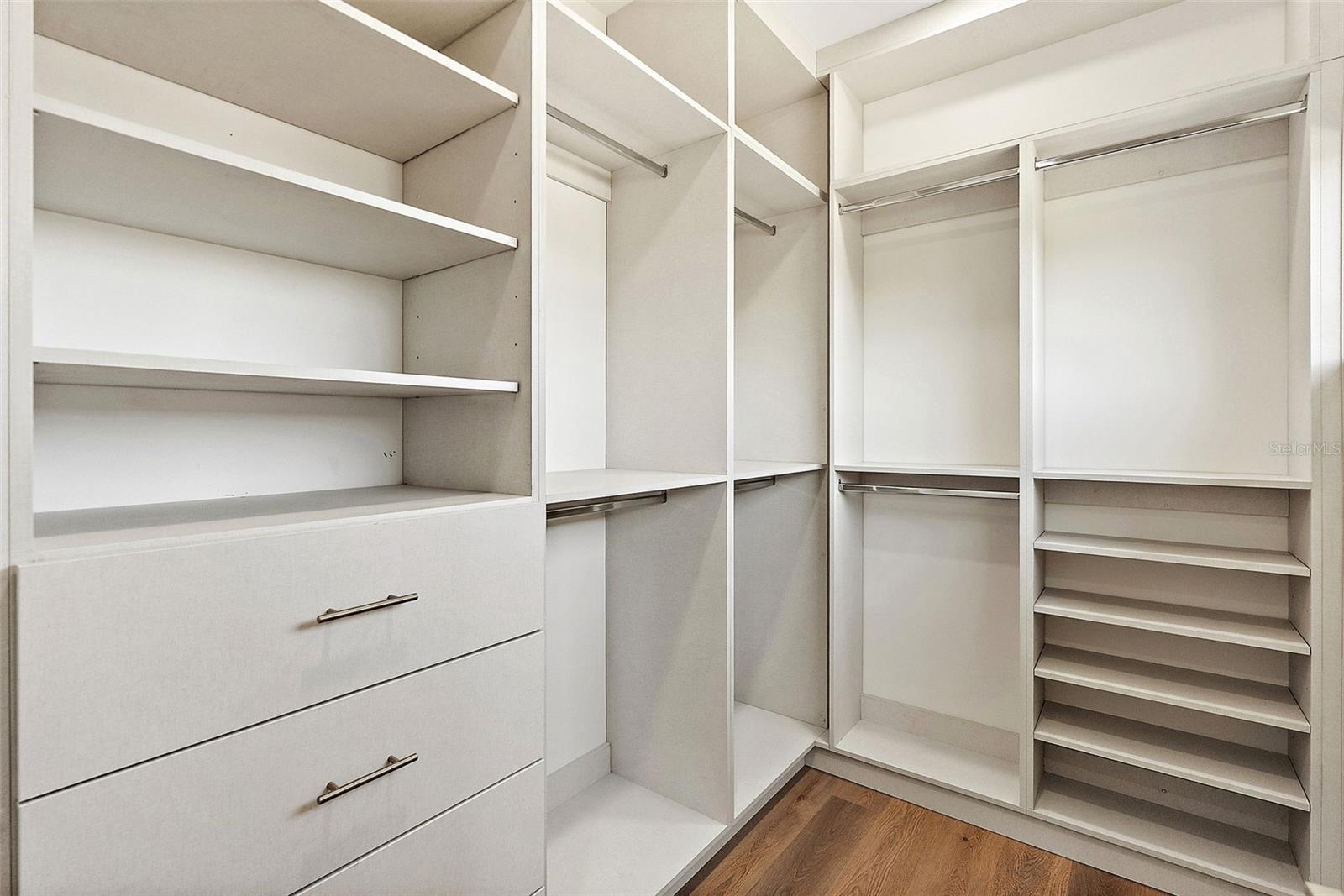 Image 29 of 31 For 2320 North B Street 2