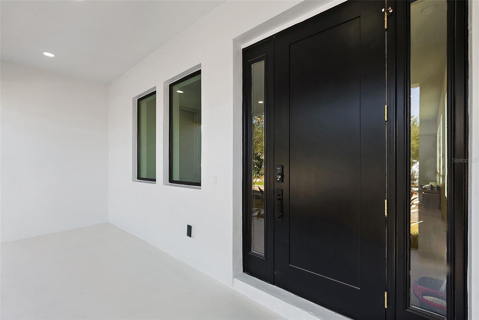 Image 3 of 31 For 2320 North B Street 2