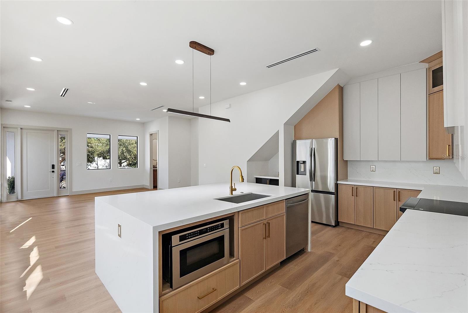 Image 5 of 31 For 2320 North B Street 2