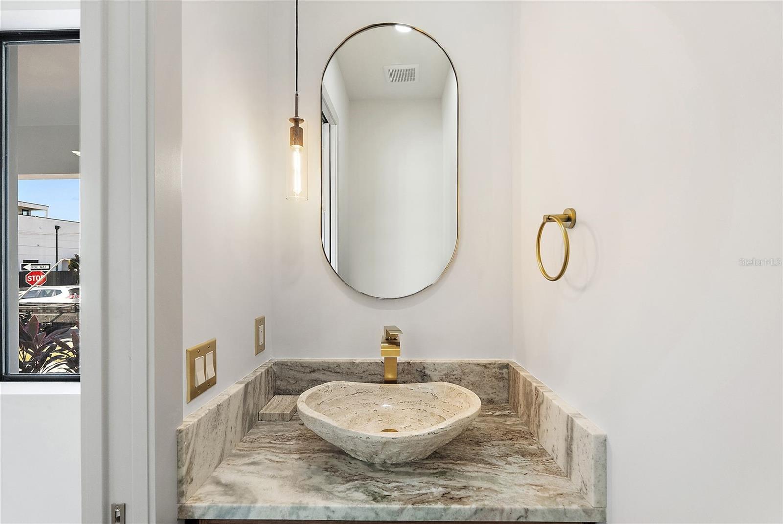 Image 8 of 31 For 2320 North B Street 2