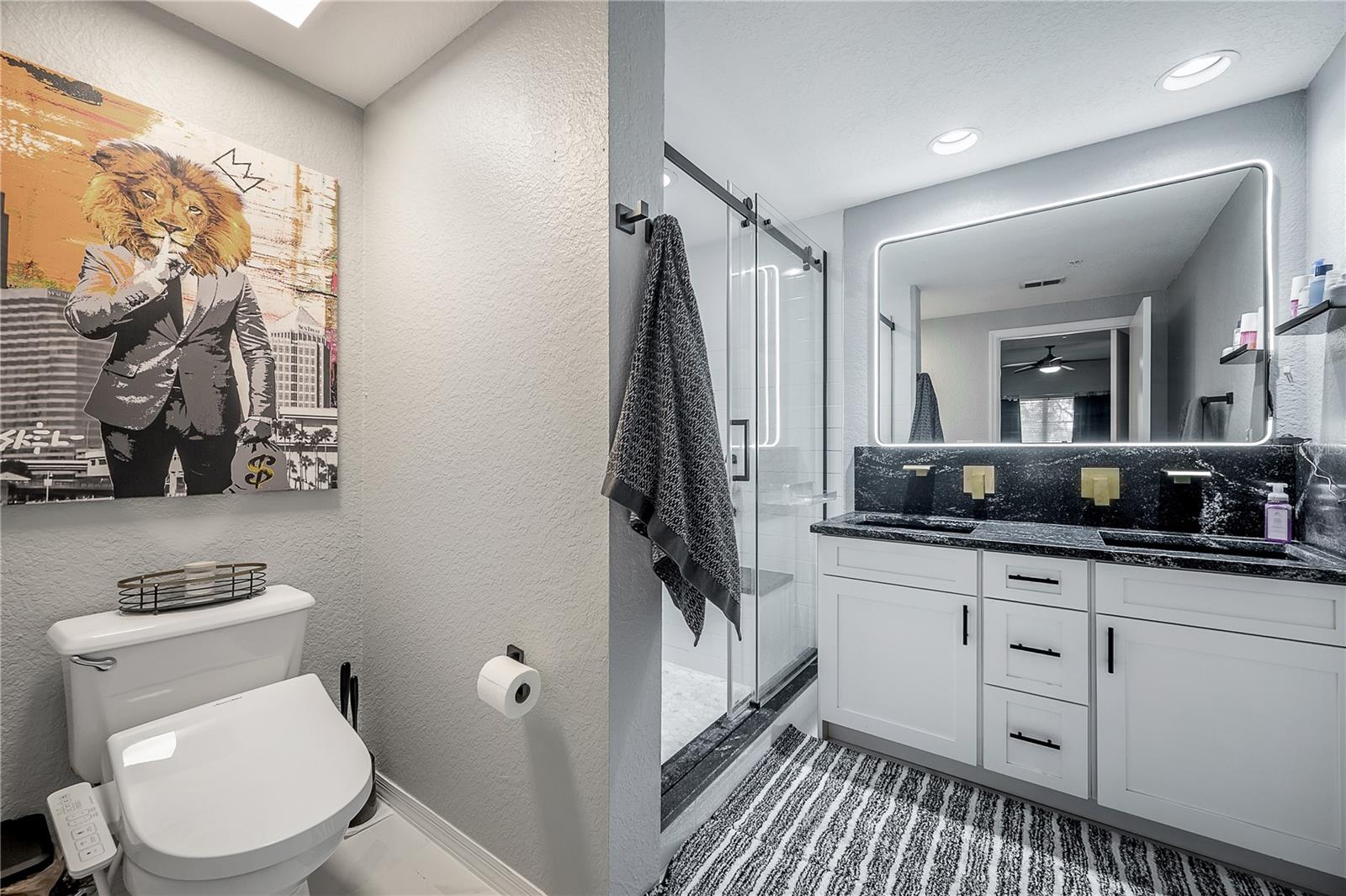 Image 10 of 42 For 410 Armenia Avenue 928