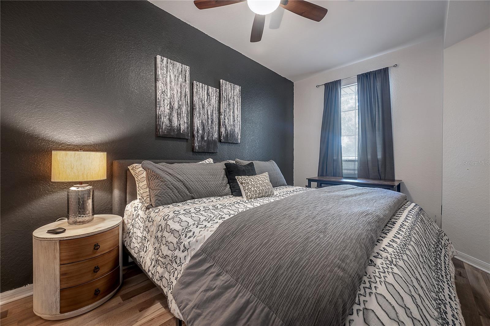 Image 13 of 42 For 410 Armenia Avenue 928