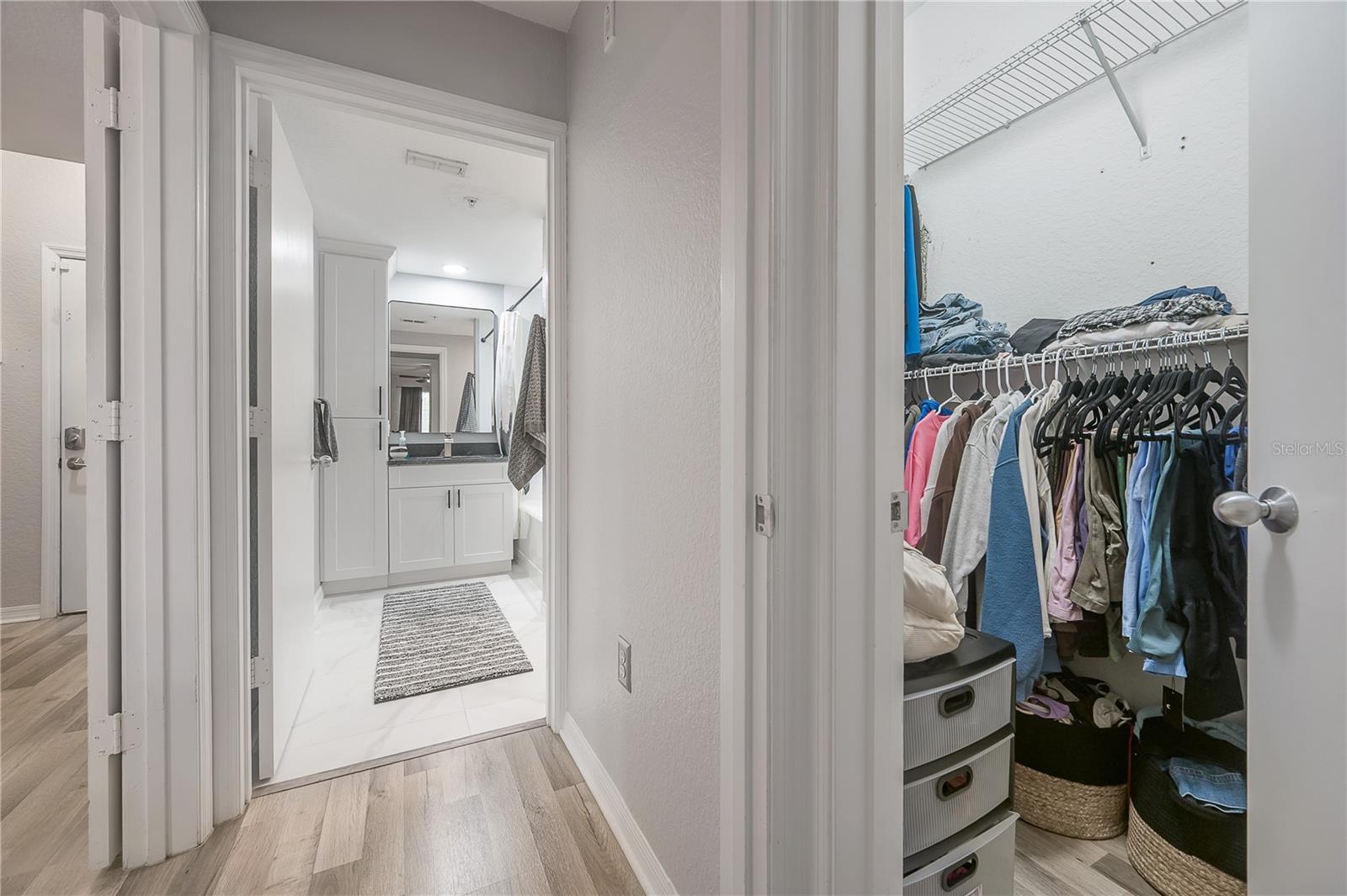 Image 14 of 42 For 410 Armenia Avenue 928