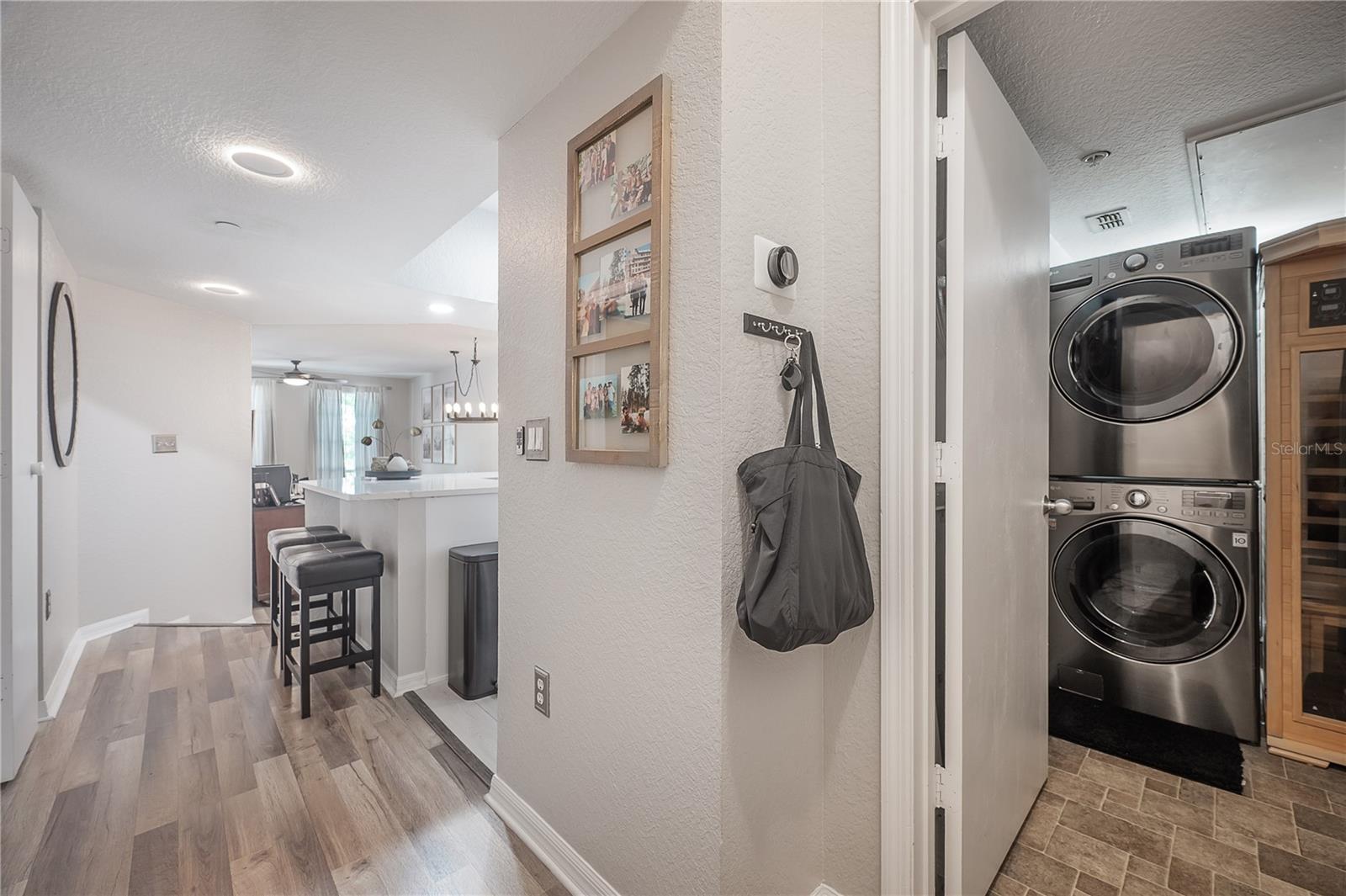 Image 17 of 42 For 410 Armenia Avenue 928