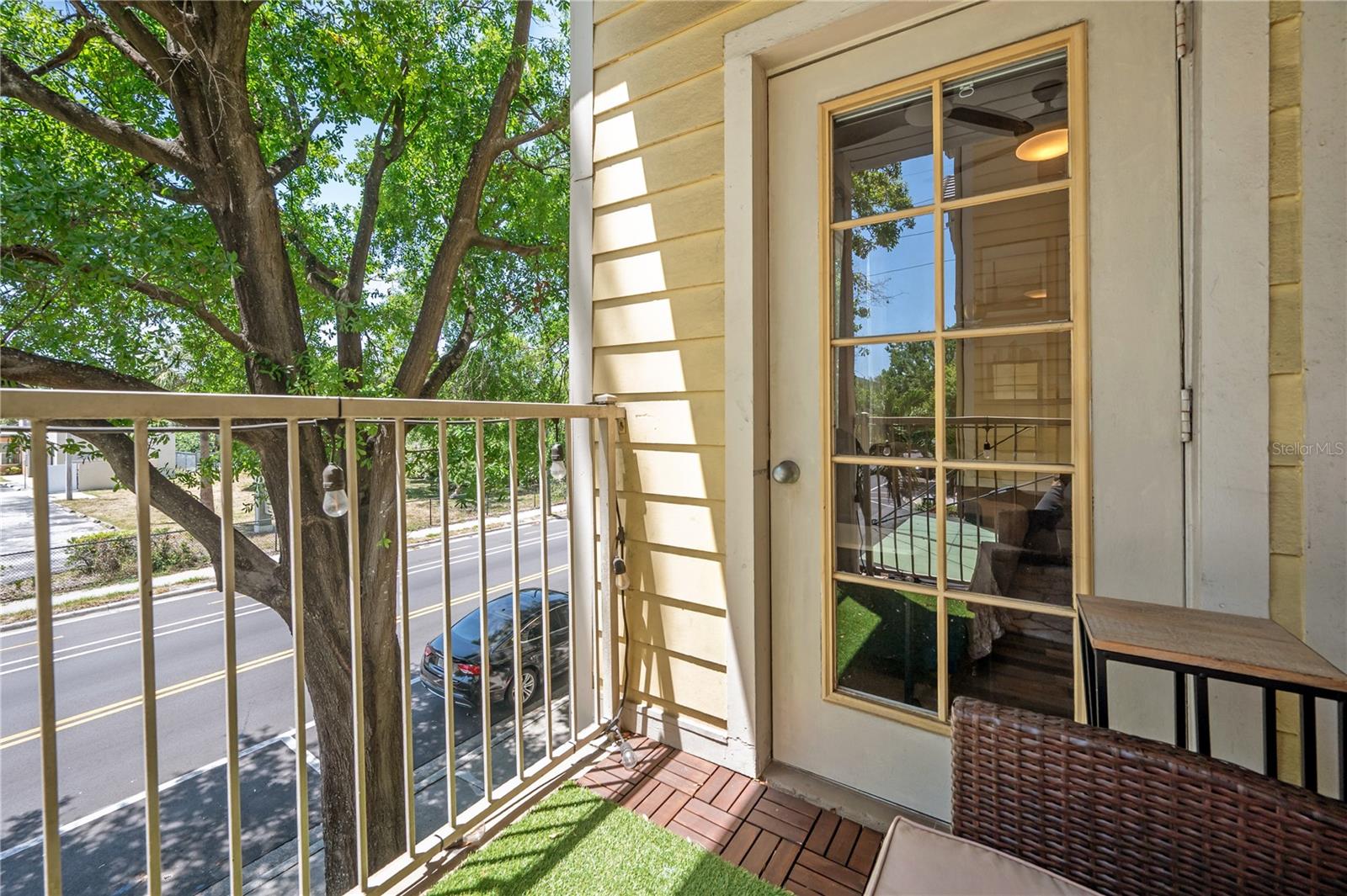 Image 19 of 42 For 410 Armenia Avenue 928