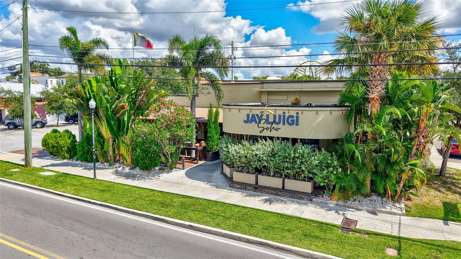 Image 31 of 42 For 410 Armenia Avenue 928