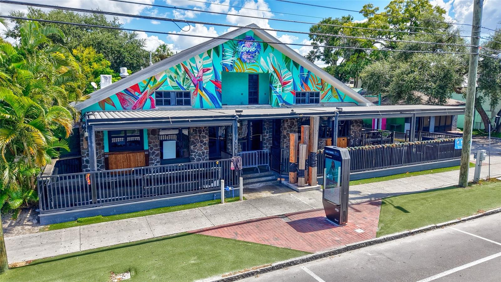 Image 33 of 42 For 410 Armenia Avenue 928