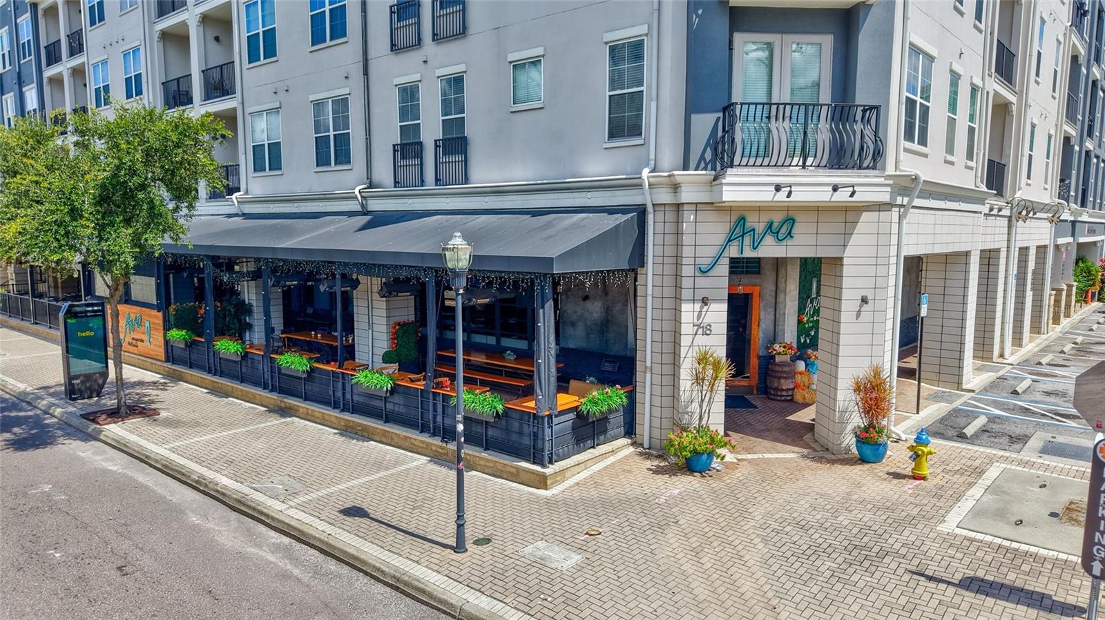 Image 34 of 42 For 410 Armenia Avenue 928