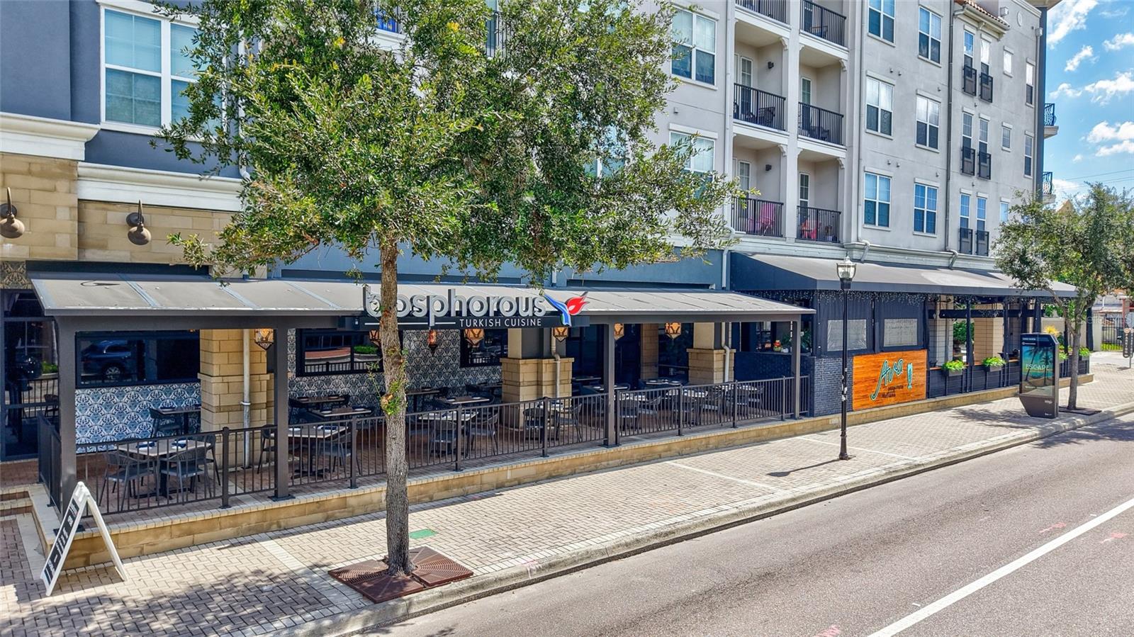 Image 35 of 42 For 410 Armenia Avenue 928