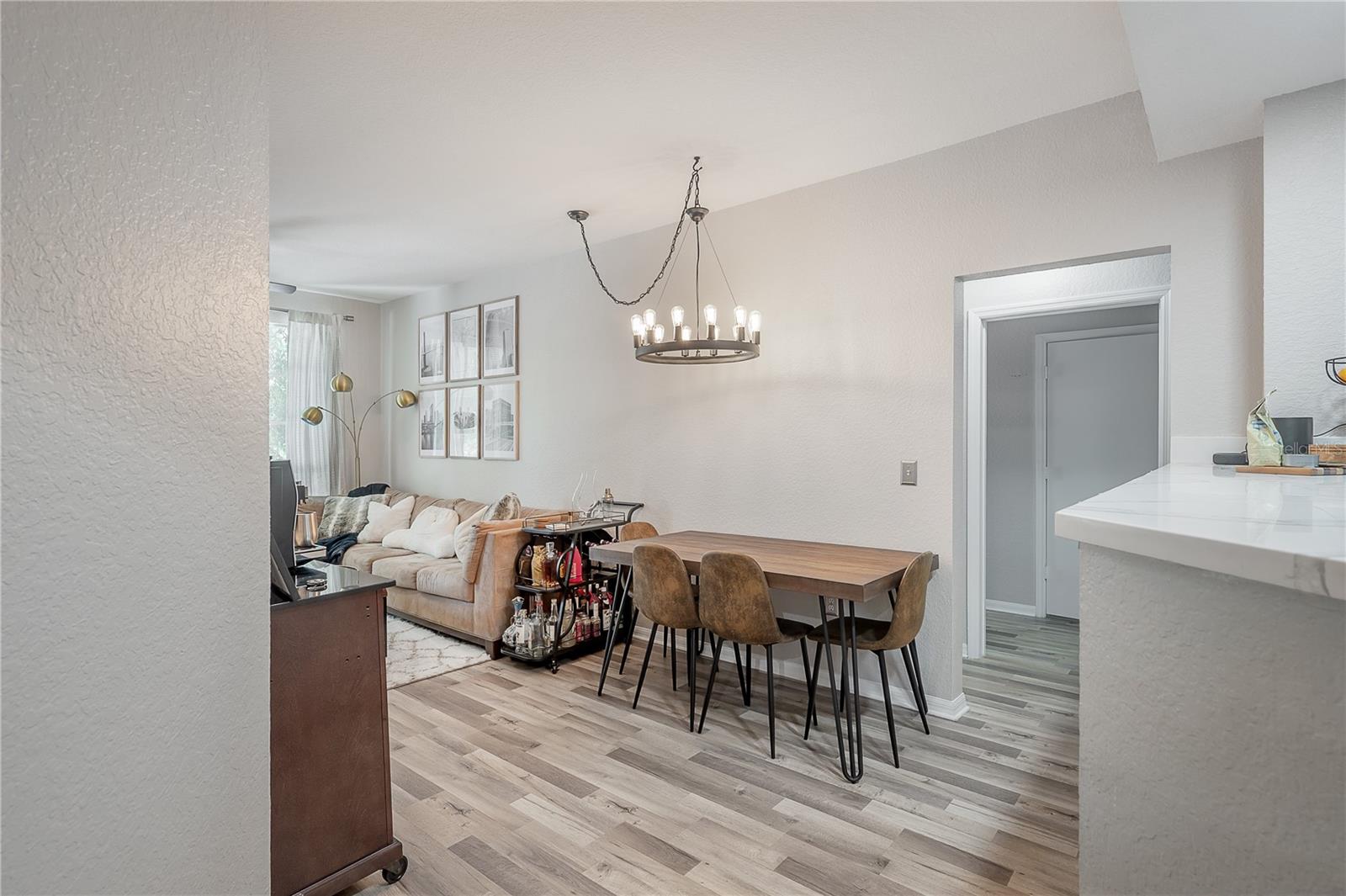 Image 4 of 42 For 410 Armenia Avenue 928