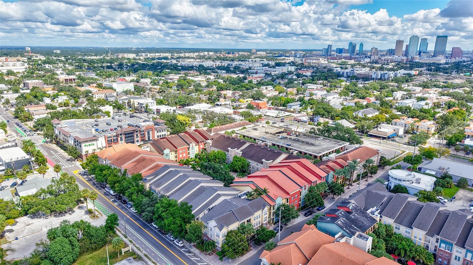 Image 40 of 42 For 410 Armenia Avenue 928