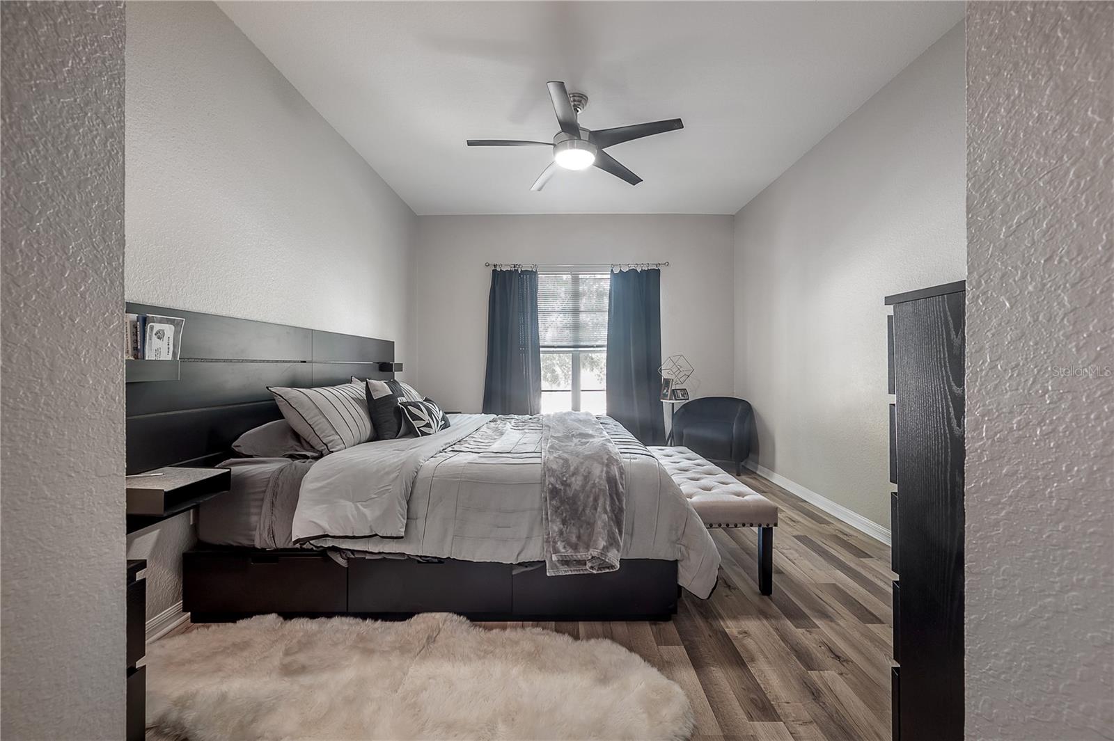 Image 8 of 42 For 410 Armenia Avenue 928