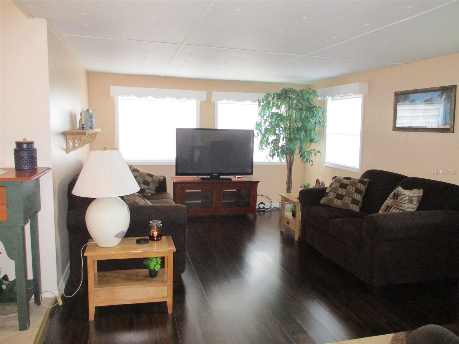 Image 10 of 22 For 3710 Castle Drive