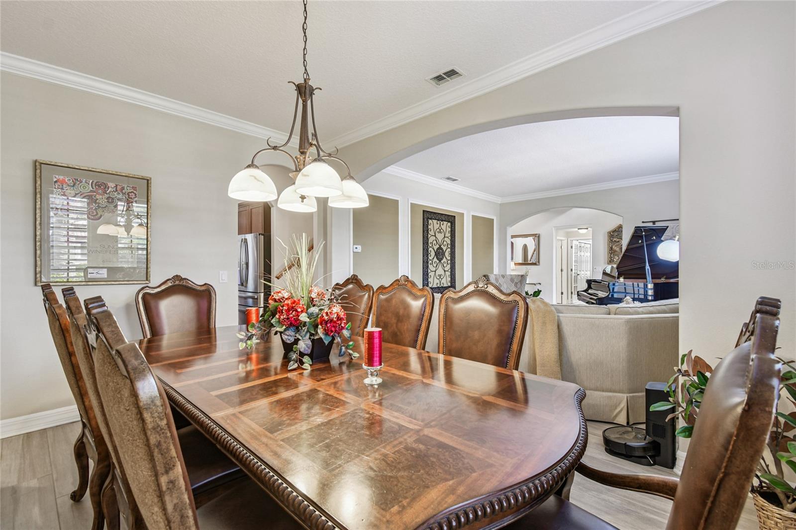 Listing photo id 12 for 3800 Ivydale Court